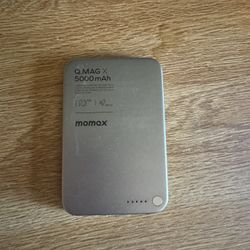 Momax 5000mAh MagSafe Battery Power Bank