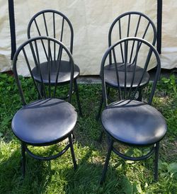 8 Aluminum Spindle Back Banquet Chairs w/ cushioned vinyl seats