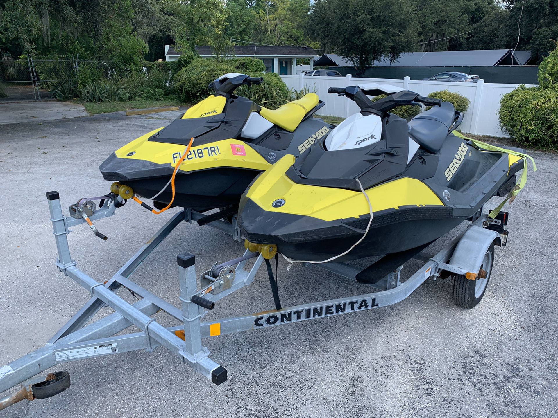 Two 2017 Seadoo sparks low hours