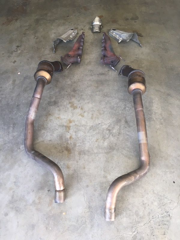 2015 charger rt  hemi exhaust manifold catalytic converters mid pipes  for Sale in Atherton, CA - OfferUp