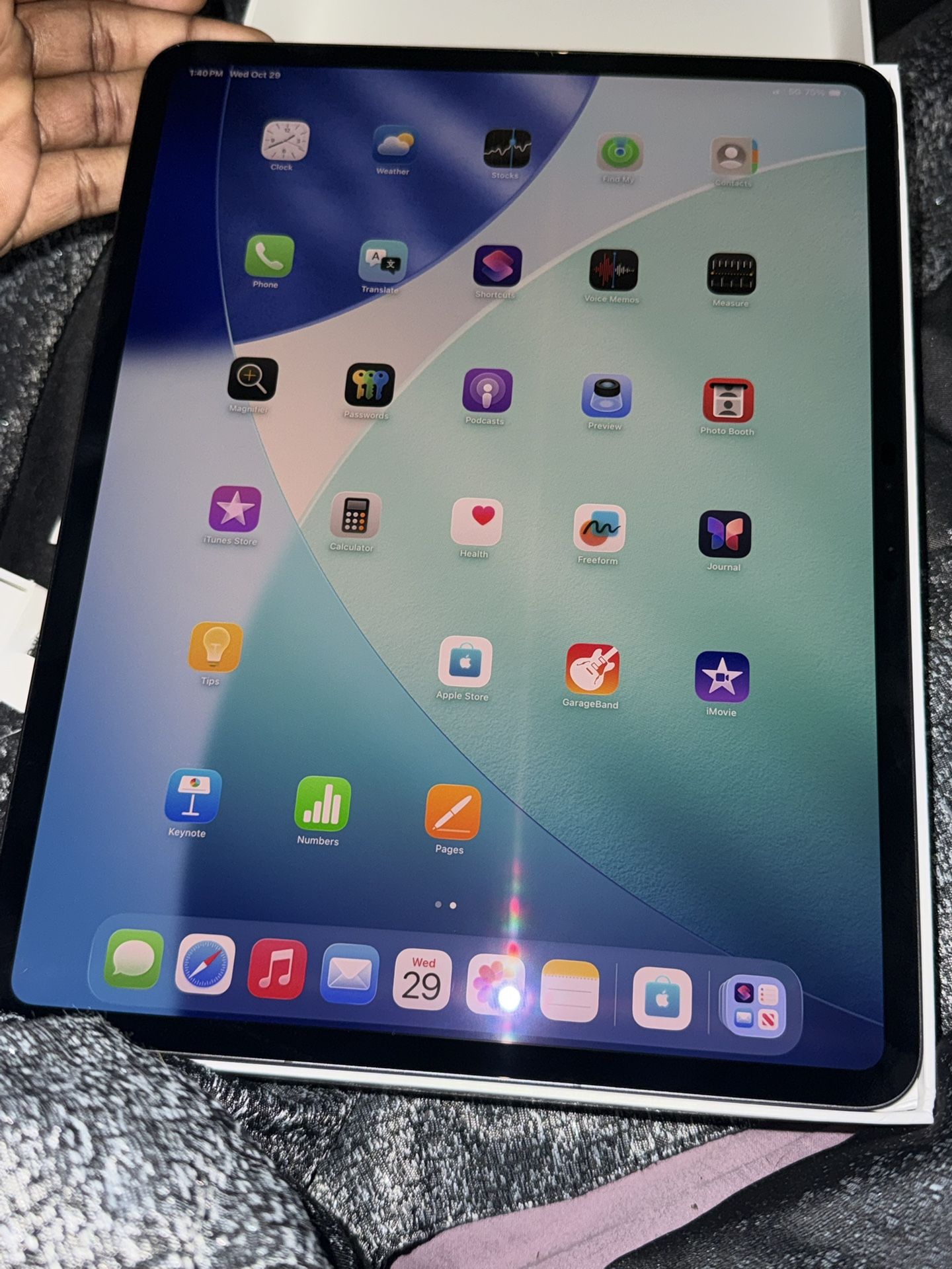 Fresh In The Box iPad Pro 13-Inch ((M5 WiFi + Cellular 