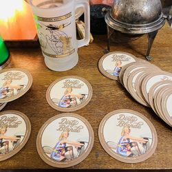 40 Pin-Up Girls Coasters, 2 Styles