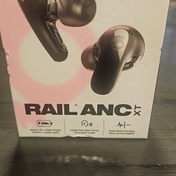 Brand New Skull Candy Earbuds