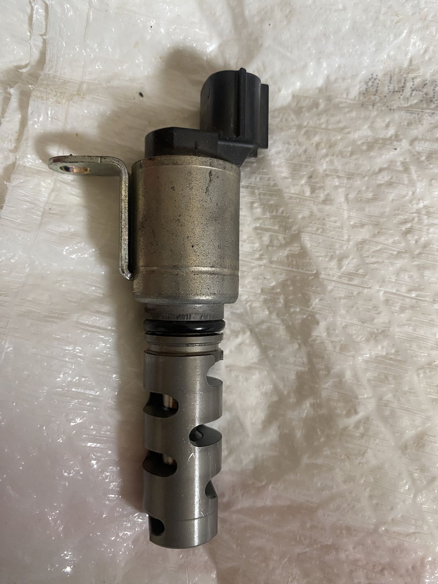 Genuine Solenoid Camshaft Oil Timing Control Valve | IS350 | IS250 