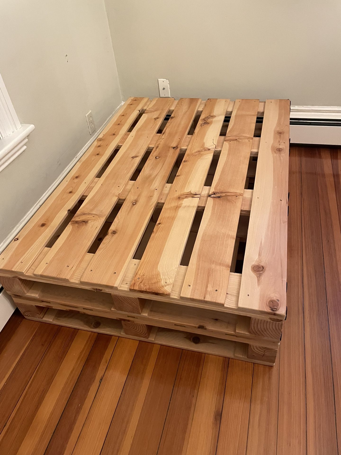Full-size Wooden Platform