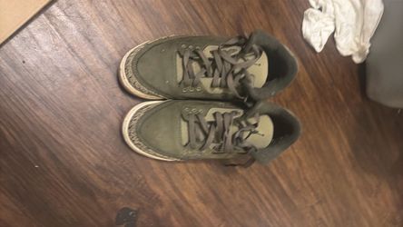 Air Jordan 3 Olive Green Sneakers
