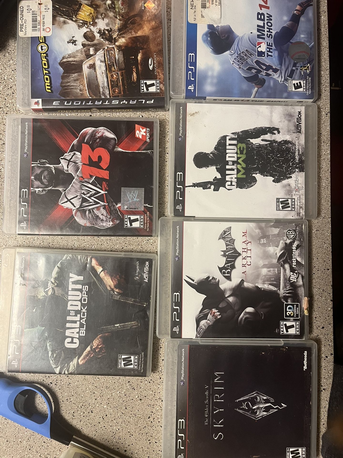 Skyrim, Call Of Duty Black Ops, Batman Arkham City, Call Of Duty Mw3, WWE ,13, Motor Storm, MLB The Show 14, Mortal Kombat Vs Dc