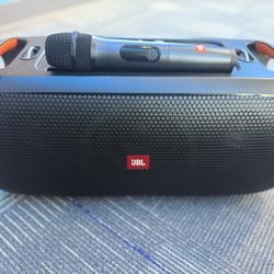JBL Party box w. Mic