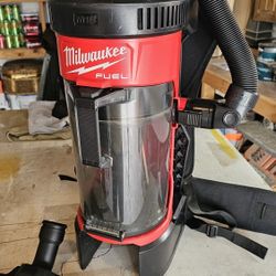 Milwaukee M18 Backpack Vacuum Cleaner