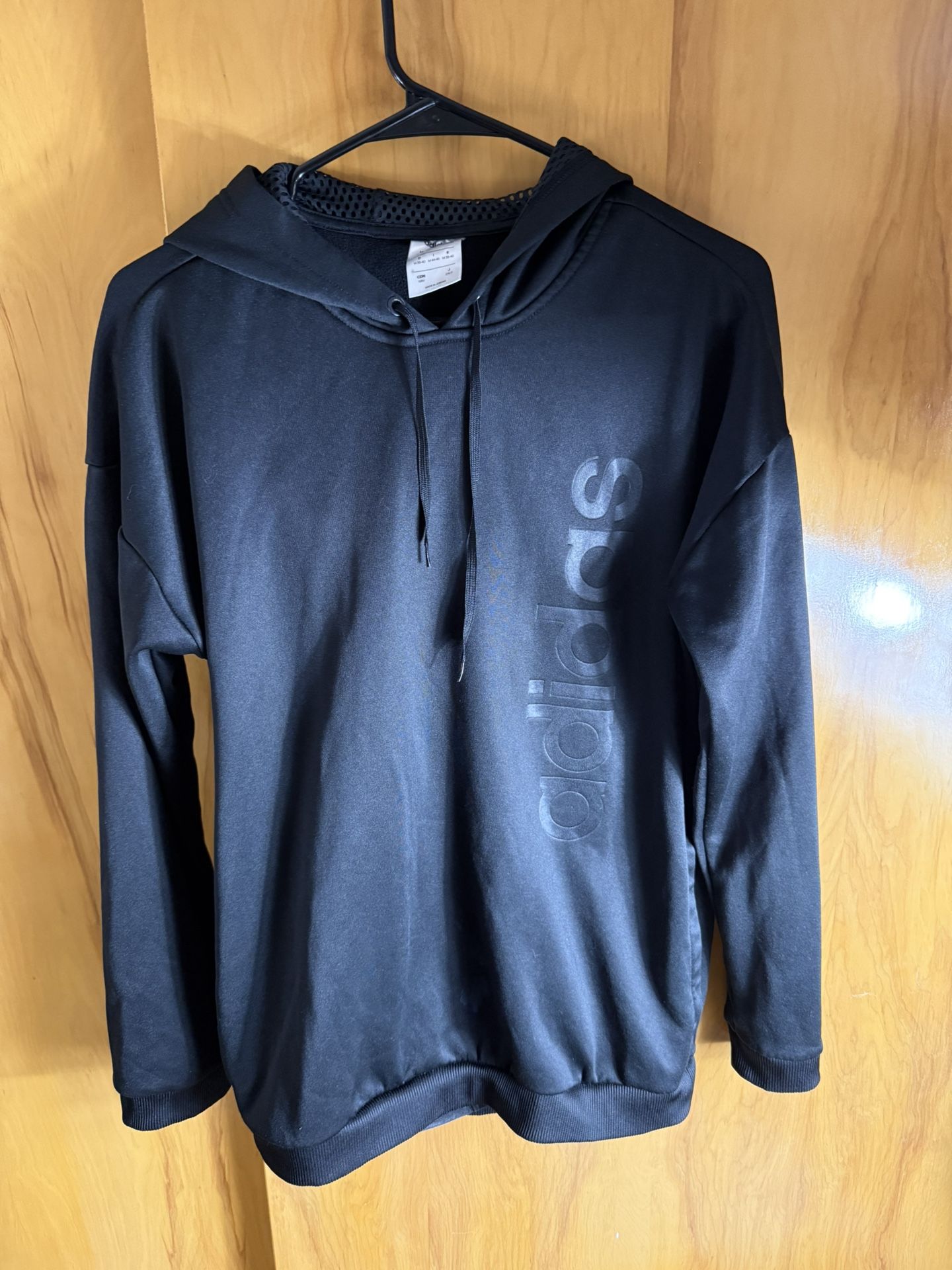 Adidas Aeroready Men's Hooded Long Sleeve Sweatshirt in black Medium on tag  Flaws a seen in the last picture, a stain but i think it can be remove by