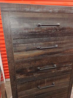 Absolutely gorgeous dresser