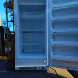 Frigidaire 14 Cubic Foot Frost-free Freezer