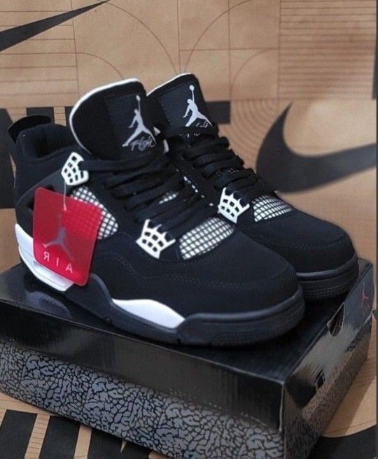 Jordan 4 Retro