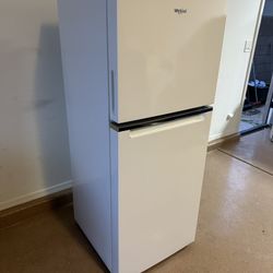 Whirlpool Refrigerator (1 Month Warranty)