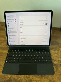 Apple iPad Pro 12.9-inch 6th Gen 128GB with Magic Keyboard