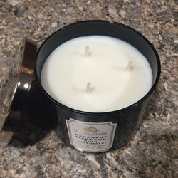 14.5oz 3 wick White Barn Mahogany Teakwood high intensity Candle for Sale  in York Nw Salem, PA - OfferUp
