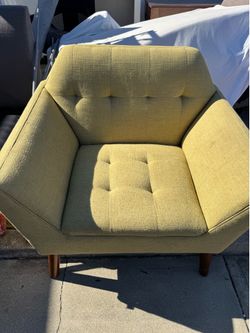 Mid-Century Modern Tufted Accent Chair