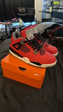 Air Jordan 4 Retro "Toro Bravo"