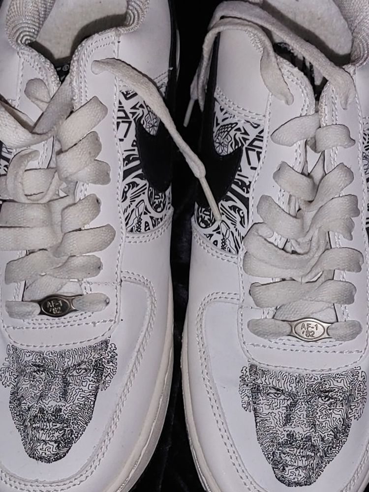 Vintage 2004 Nike air Force 1 W/ Jordan Maize Picture