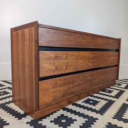 MCM American Walnut Esprit Collection Bedroom Set by Dillingham