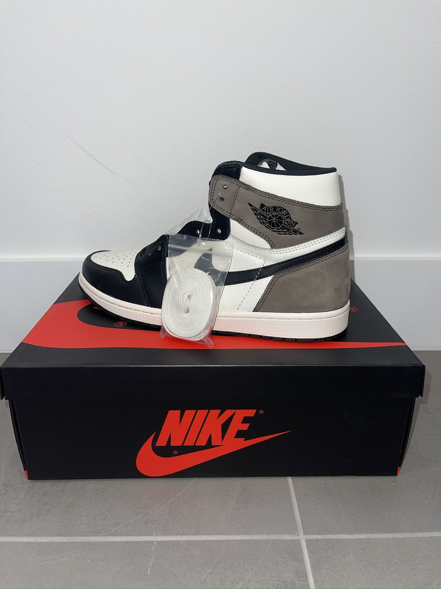 Jordan 1 Mocha Size 11