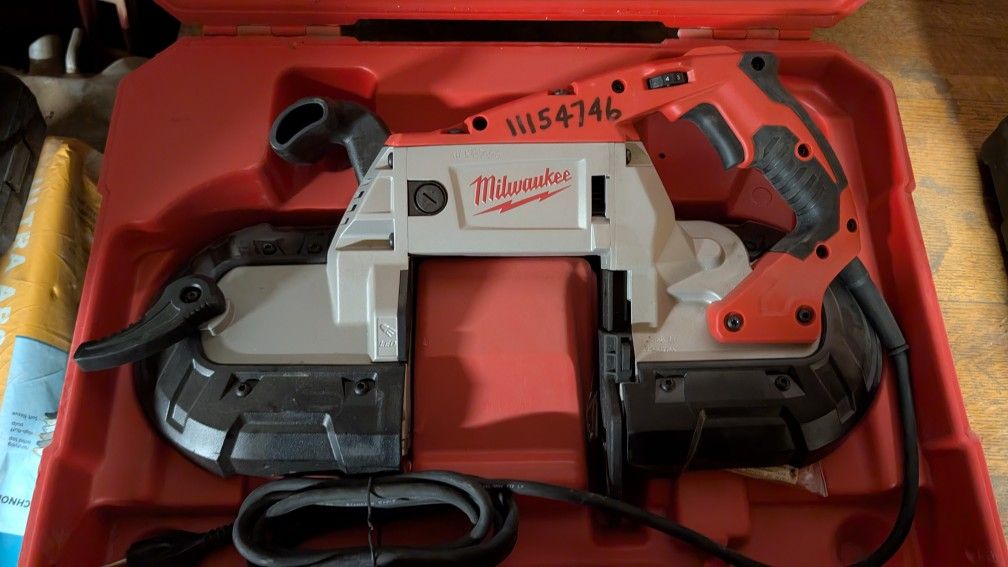 Milwaukee Bandsaw