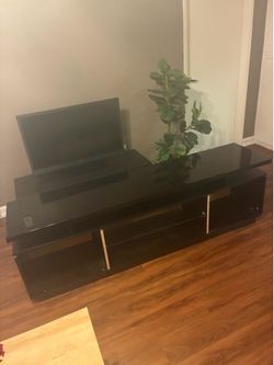 Entertainment center