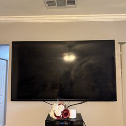 65” Smart Vizio TV
