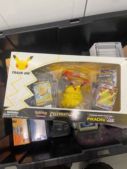 Pokémon Celebrations Pikachu VMAX Premium Figure Collection
