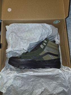 Vans GORE-TEX Mid Hiking Boot size 11