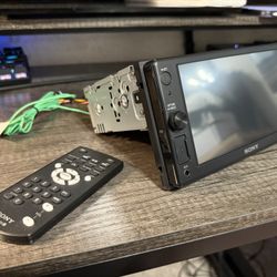 Sony XAV-AX1000 Apple CarPlay Stereo Receiver 
