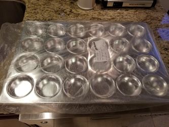 24 COUNT ALUMINUM CUPCAKE PAN