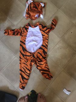 Baby costume 6 to 12 months