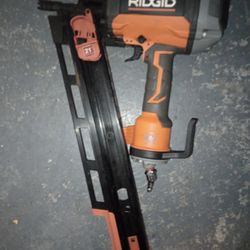 Ridged 21-Degree 3-1/2 in. Round Head Framing Nailer / Nail Gun