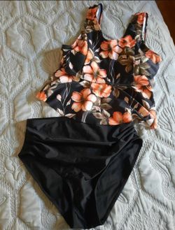 Black w/Floral Print Swimsuit Size L (panties swimwear NEW with protective liner)