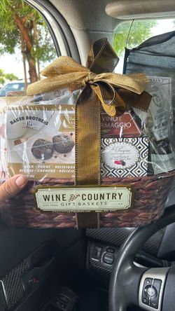 Wine country gift basket