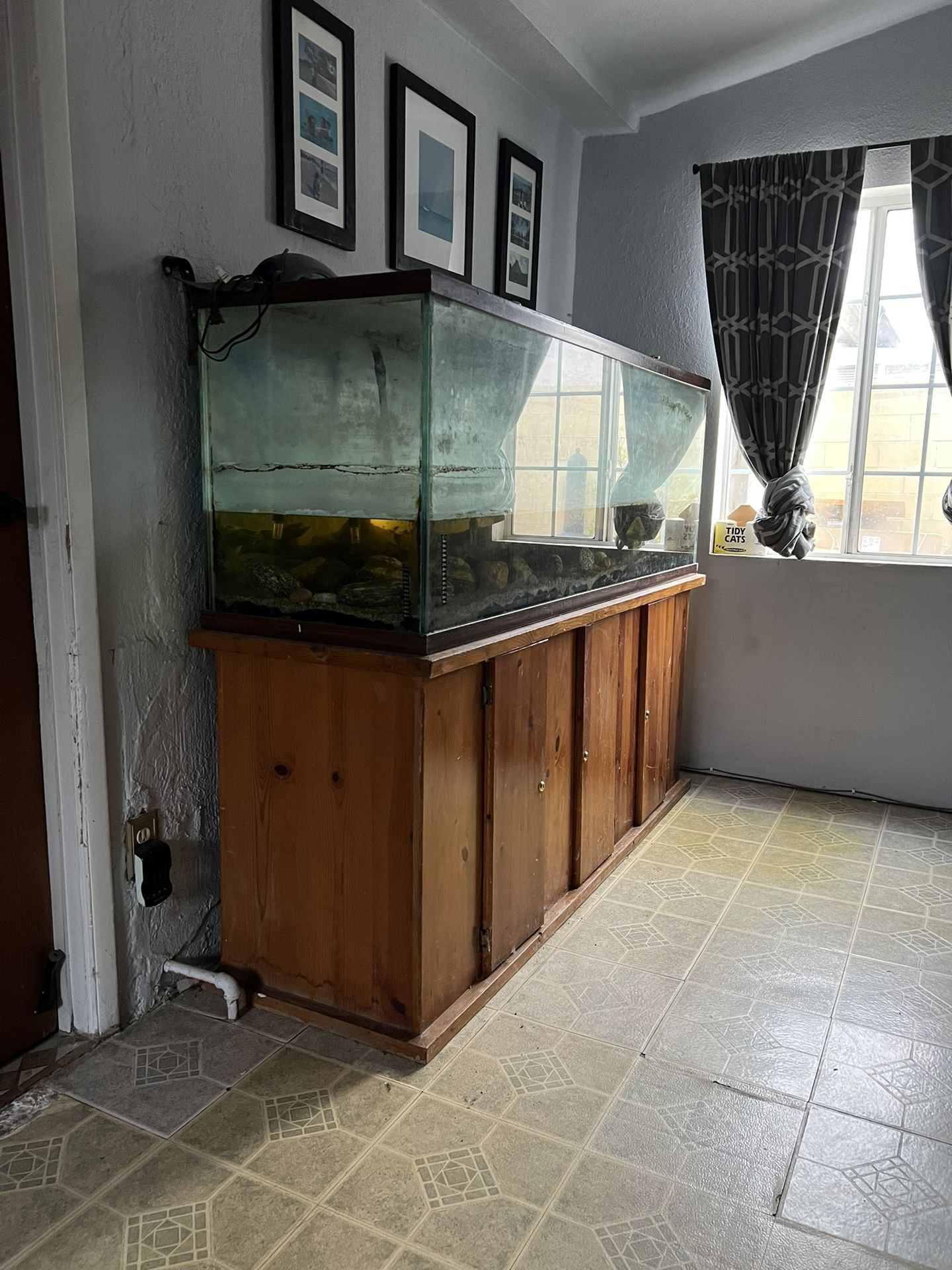 150 Gallon Aquarium W/ Stand