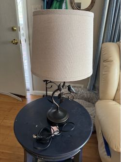 Leaf and bird motif touch table lamp w/ USB ports (working)