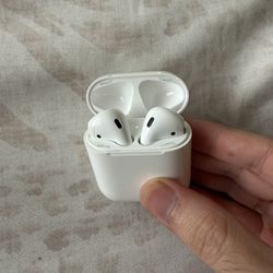 Apple AirPods 2nd Gen 
