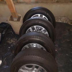 Chevy 1500 Factory Wheels and Michelin Tires
