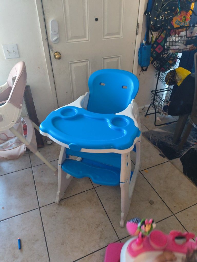 High Chair (Still Has Store Plastic)