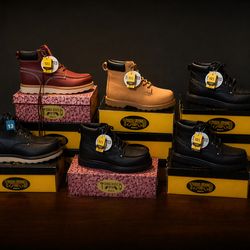 Steele toe boots new