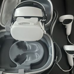 Oculus Quest 2 64GB With Battery Pack and case