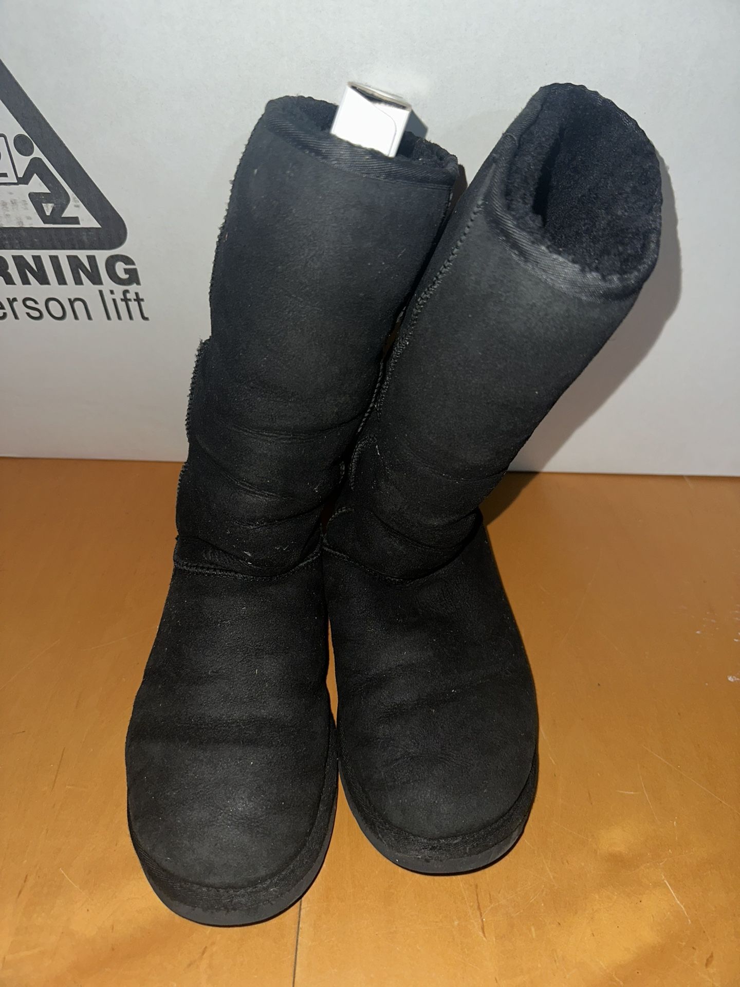 UGG Women’s Classic Tall Black Boot Size 8W