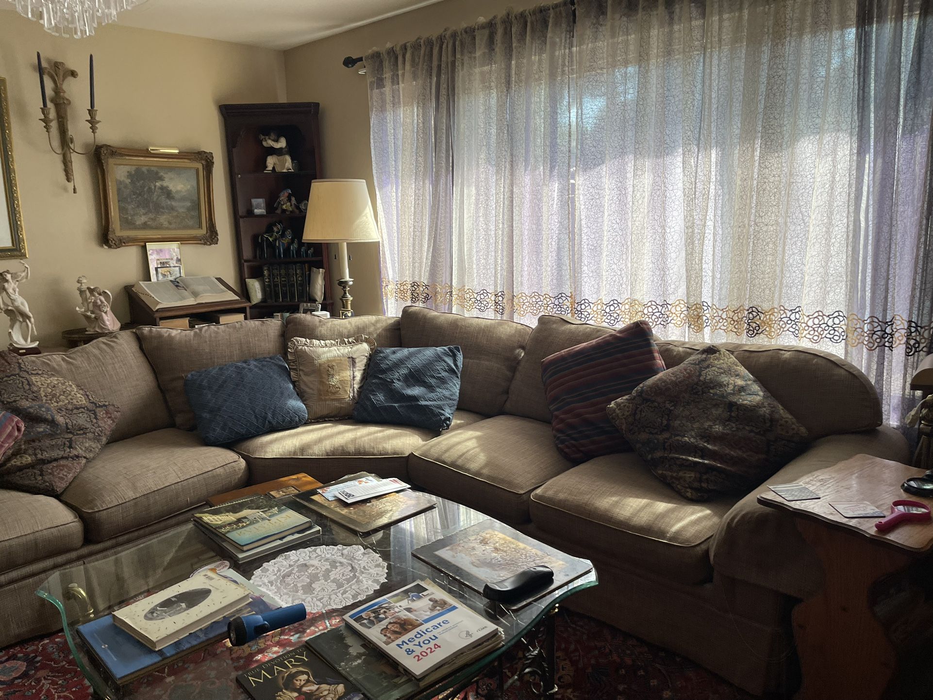 Living Room Couch Like New No Stains