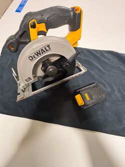 Dewalt 20V  MAX  6 1/2” Circular Saw (DCS393) Tool only 🔥 CLEAN