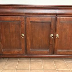 Ethan Allen British Classic Sideboard 