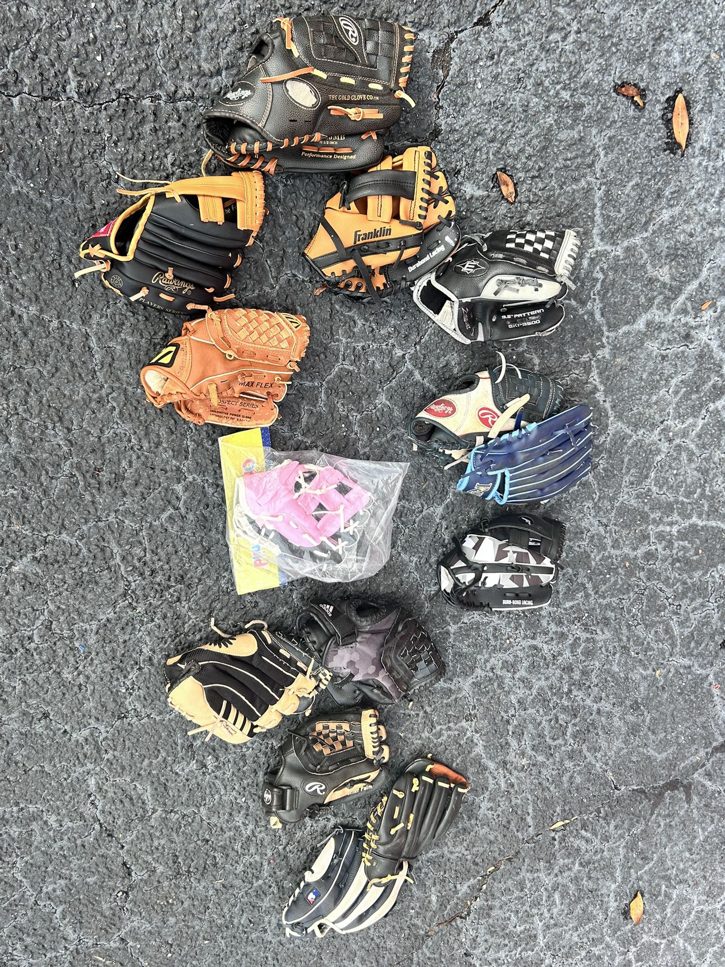 14 Baseball Gloves