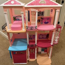 Barbie Dream House 
