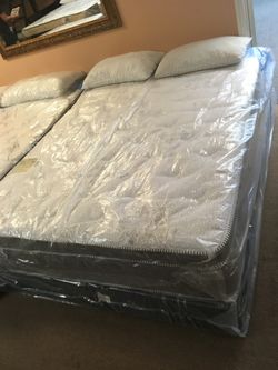 Brand new Sweet Dreams Blue Gel memory foam pillow top queen size set